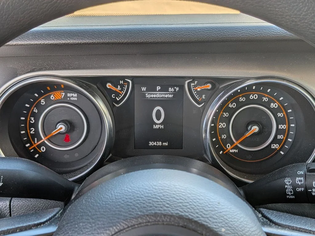 Used 2023 Silver Jeep Sport image 18