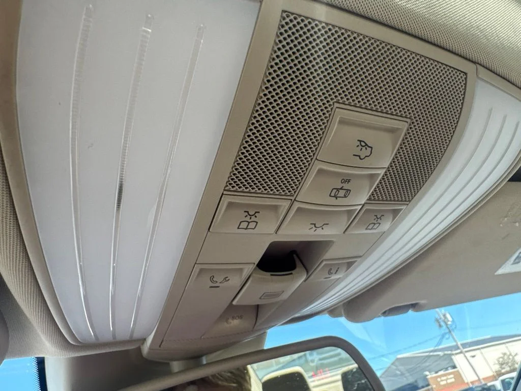 Used 2010 Diamond White Metallic Mercedes-Benz E 350 image 23