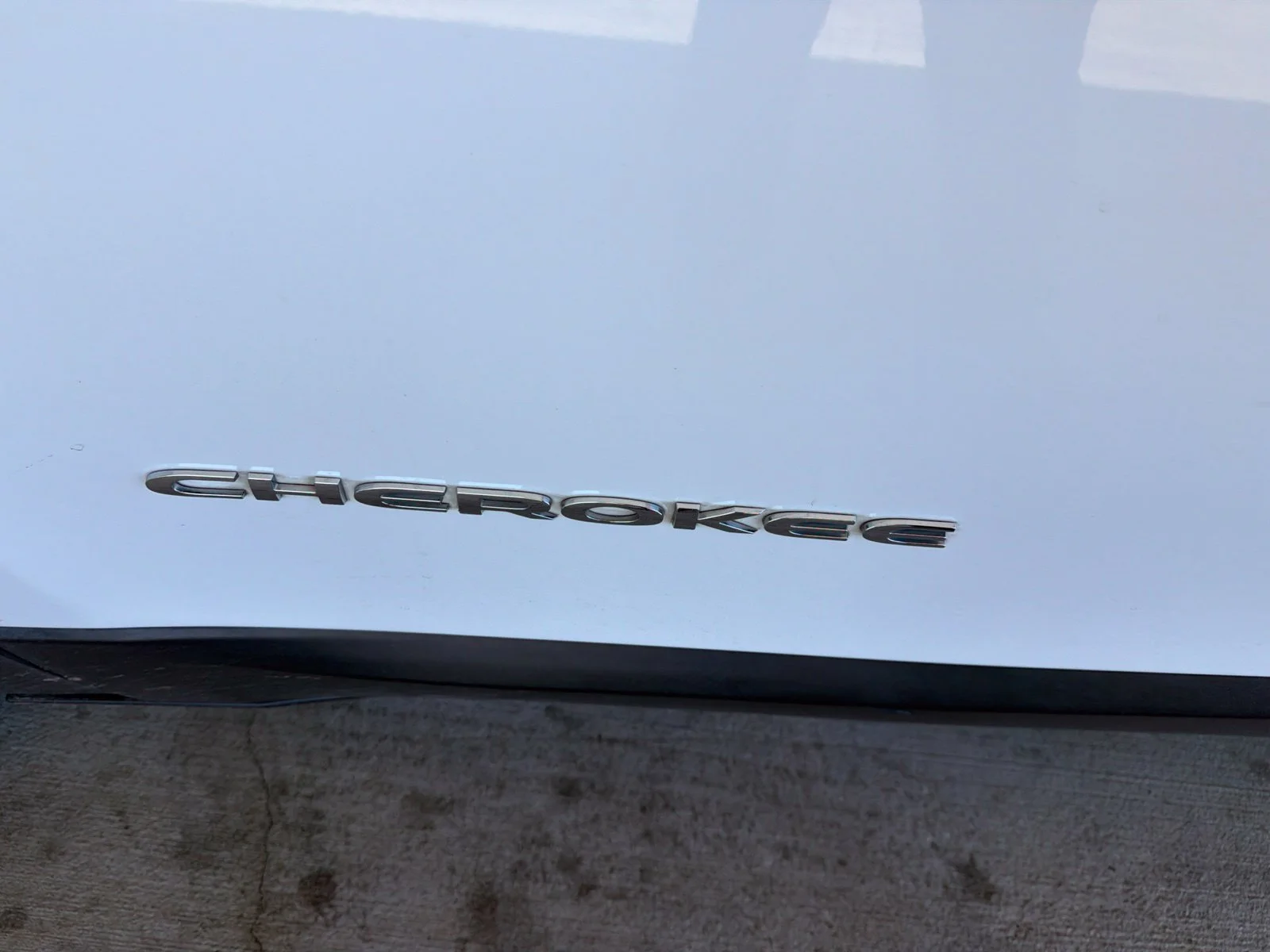Used 2016 White Jeep Latitude image 6