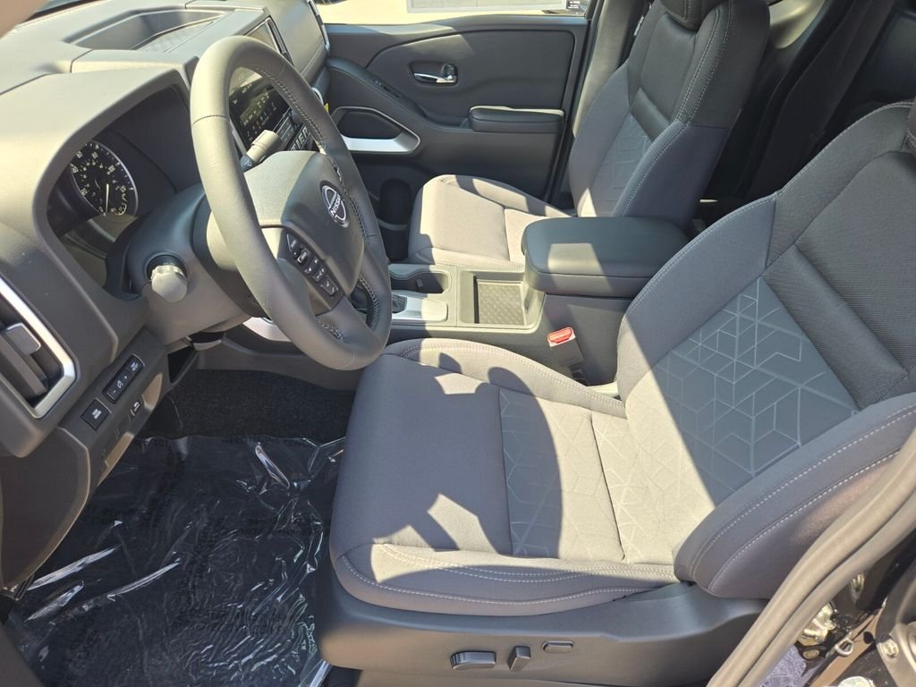 2025 Nissan Frontier SV - Photo 6