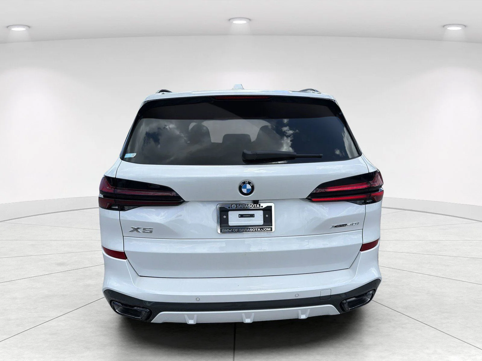 New 2026 Mineral White Metallic BMW xDrive40i image 6