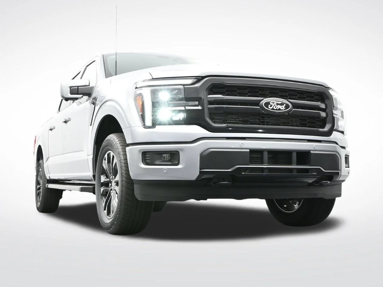 Used 2025 Silver Metallic Ford Lariat image 33