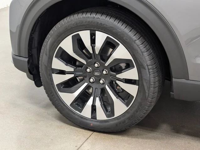 New 2026 Carbonized Gray Metallic Ford Platinum™ image 34