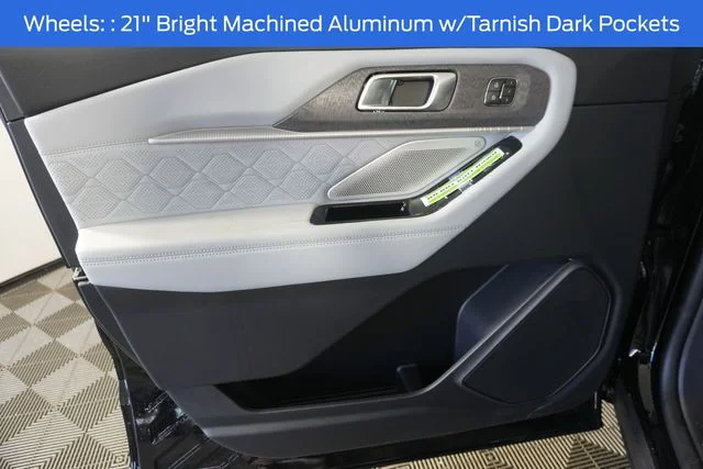 New 2026 Agate Black Metallic Ford Platinum™ image 27