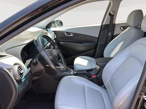 Used 2018 Black Hyundai Limited image 9