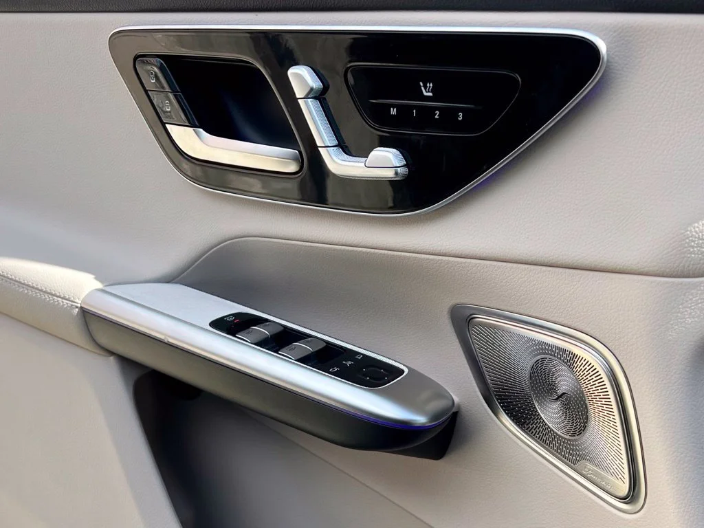 Certified Used 2024  Mercedes-Benz GLC 300 image 36