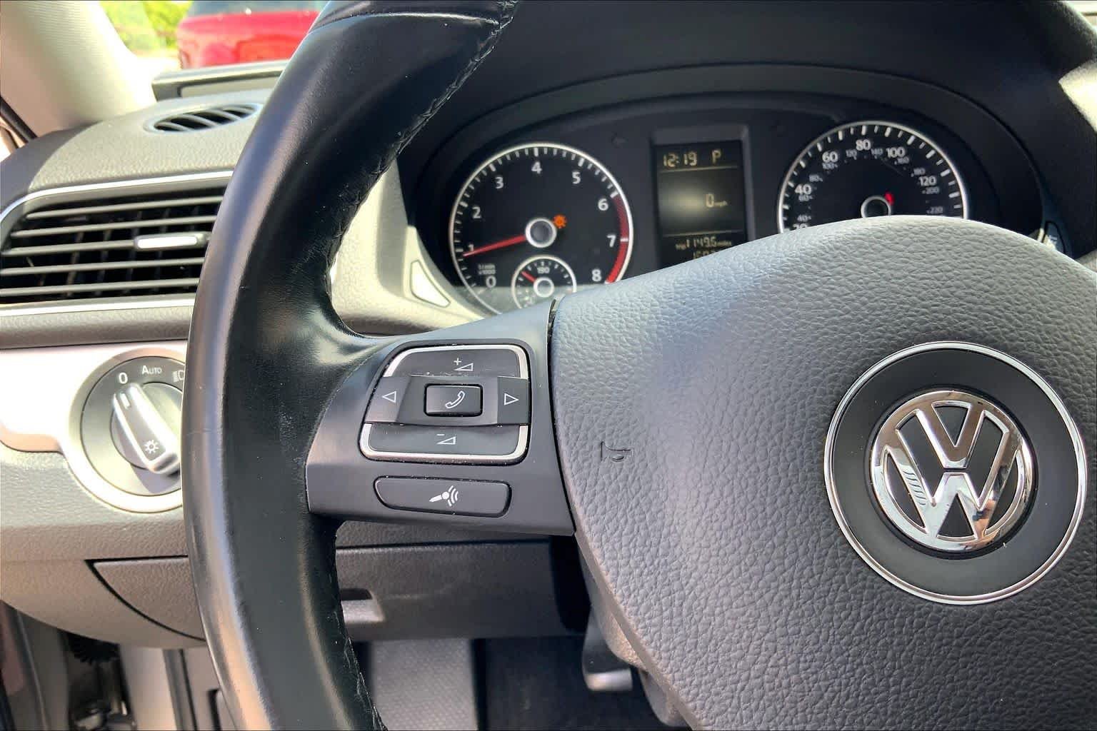 Used 2014 Reflex Silver Metallic Volkswagen S image 23