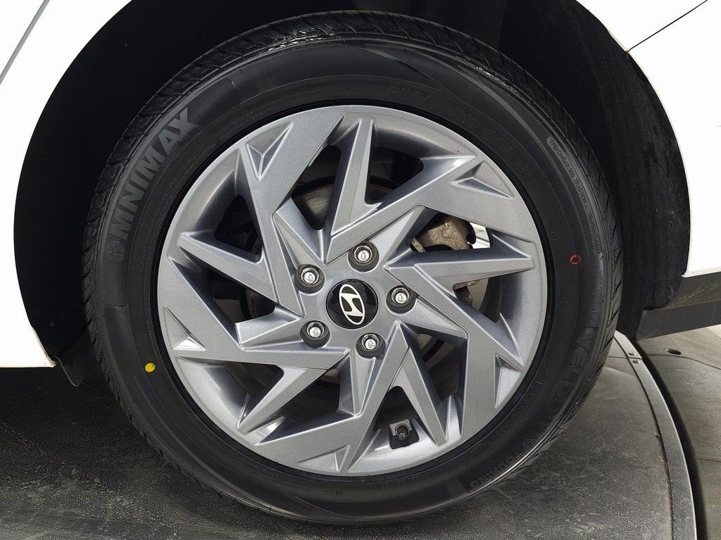 2024 Hyundai Elantra SEL - Photo 11