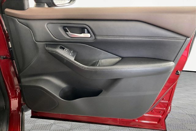 Used 2023 Red Nissan SL image 25