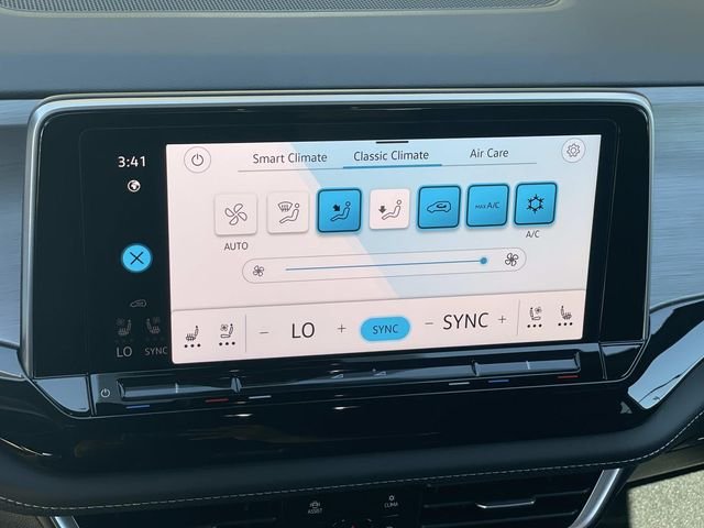 New 2026 White/off-white Volkswagen SE image 13