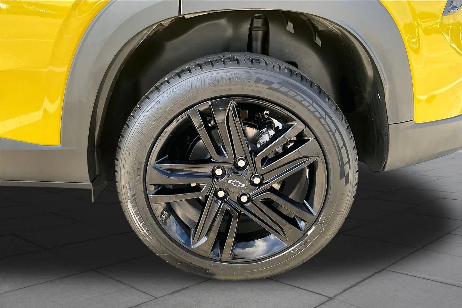 Used 2025 Nitro Yellow Metallic Chevrolet ACTIV image 11