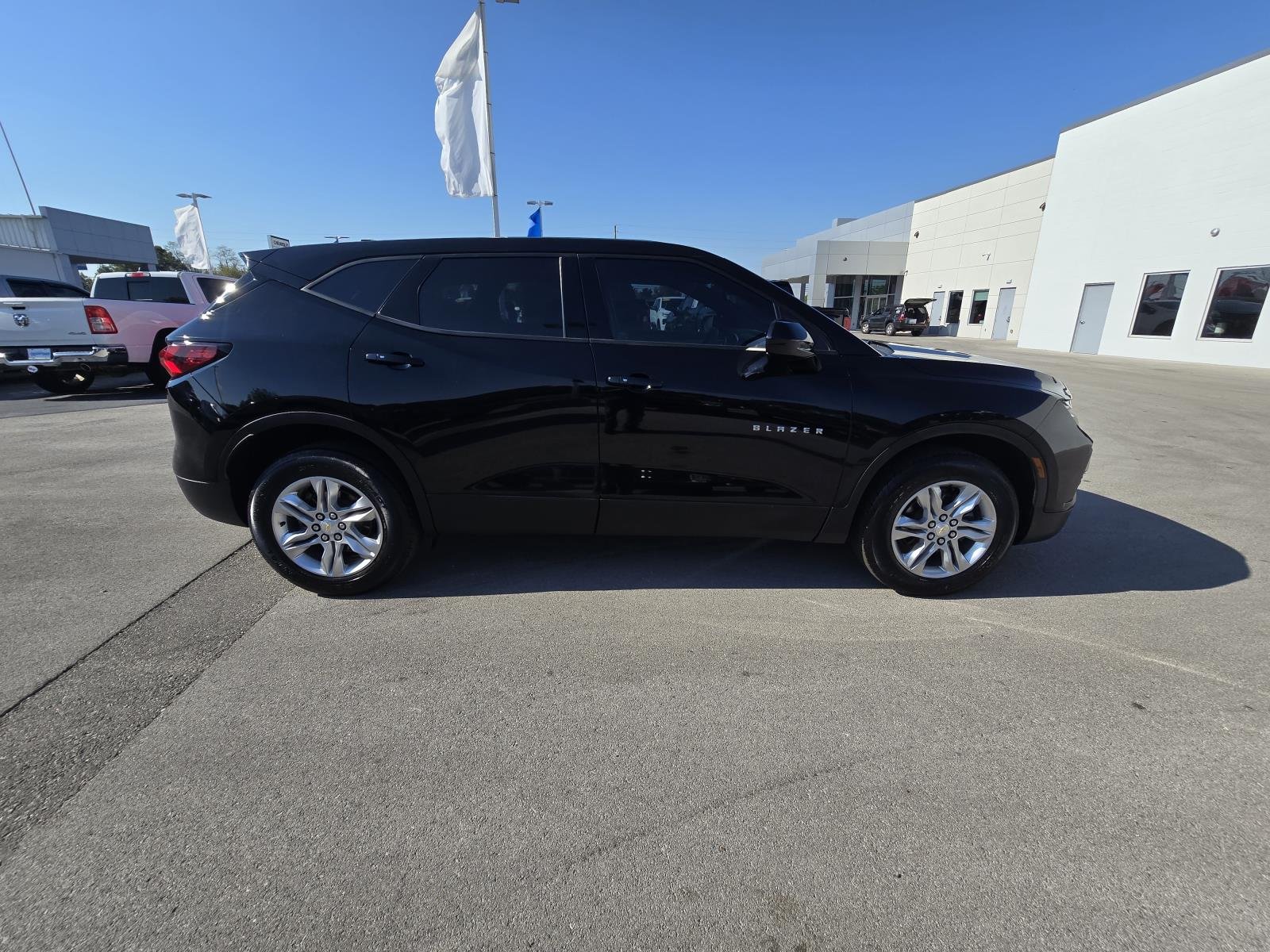 Used 2022 BLACK Chevrolet LT image 8