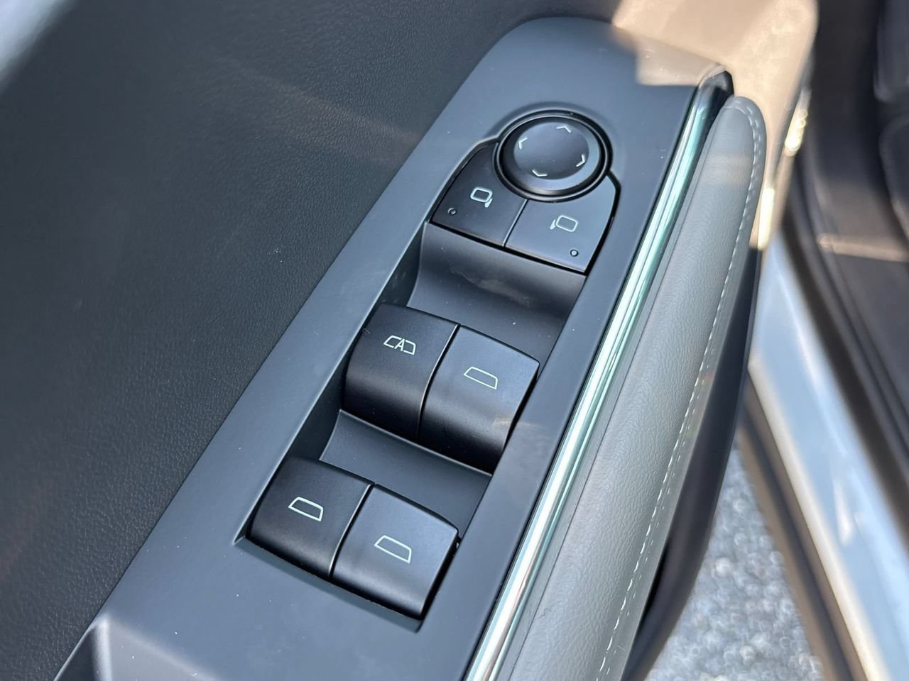 2026 GMC Acadia Elevation - Photo 19