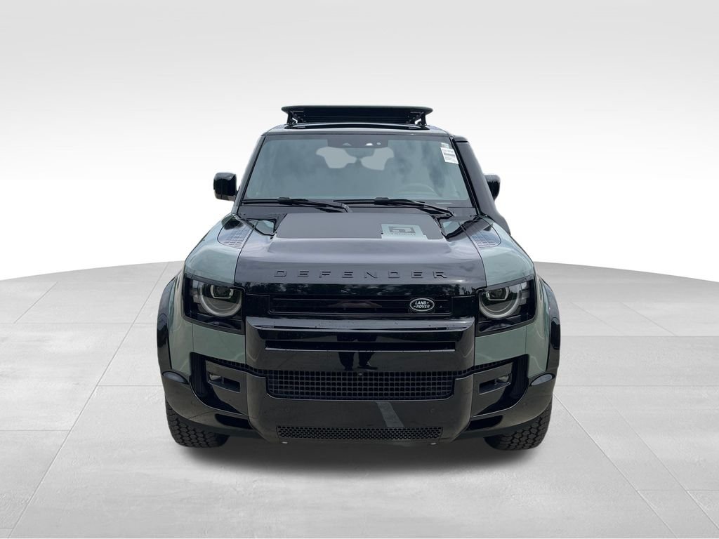 New 2026 Keswick Green Land Rover Trophy Edition image 9