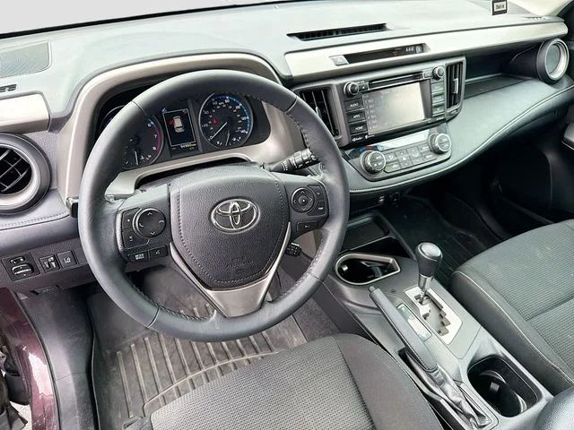 Used 2017 Black Toyota XLE image 9