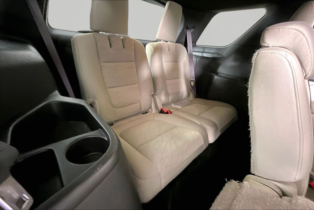 Used 2013 Red Ford Base image 23