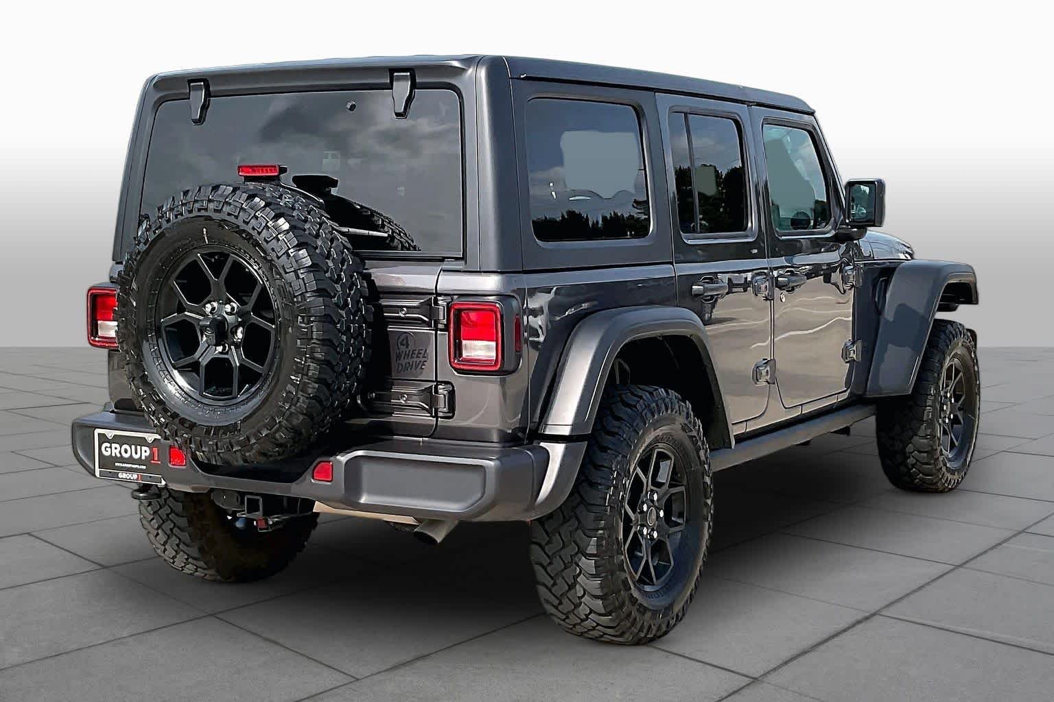 Used 2025 Granite Crystal Metallic Clearcoat Jeep Willys image 13