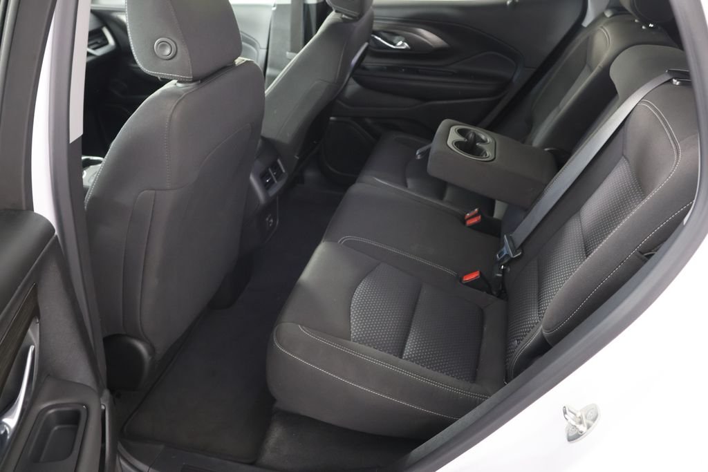 Used 2023 White GMC SLE image 19