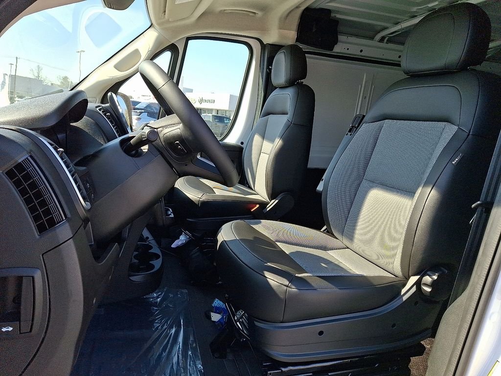 New 2026 Bright White Clearcoat RAM Base image 9