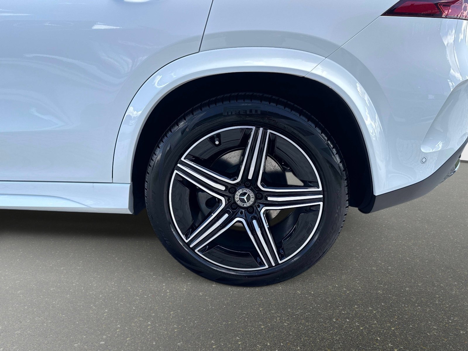 New 2026 Polar White Mercedes-Benz 350 4MATIC® SUV image 10