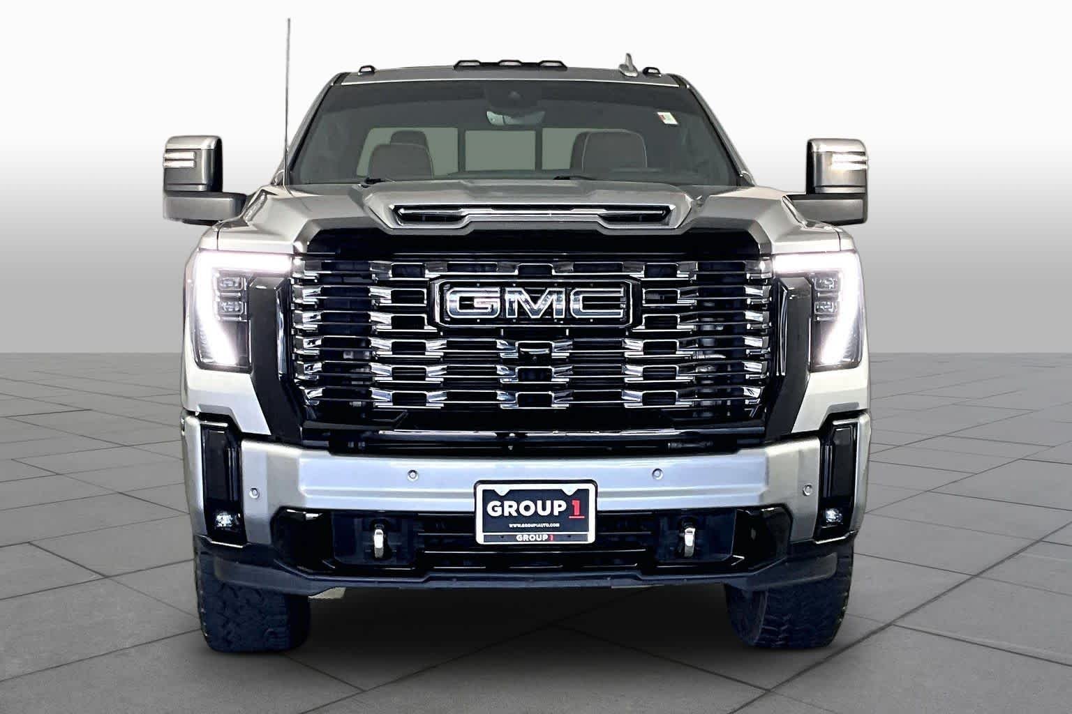 Used 2025 Sterling Metallic GMC Denali Ultimate image 4