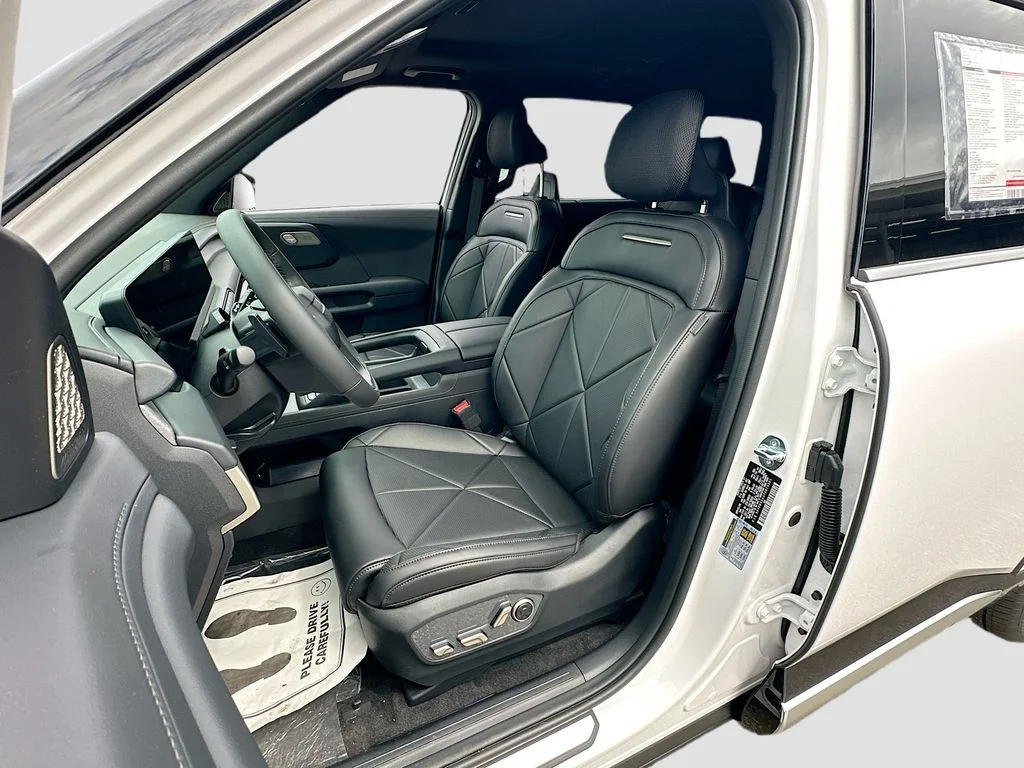 New 2027 White Kia SX image 22