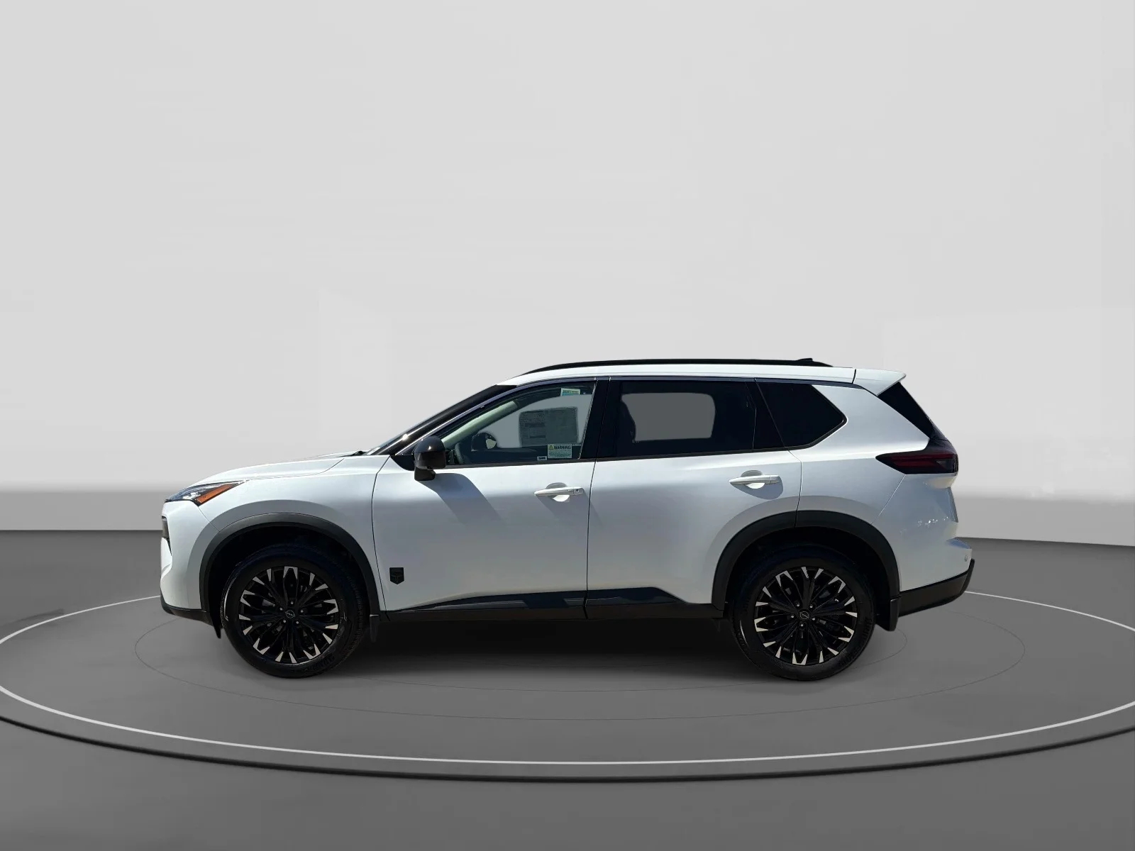 New 2026 Everest White Pearl Tricoat Nissan Dark Armor image 4