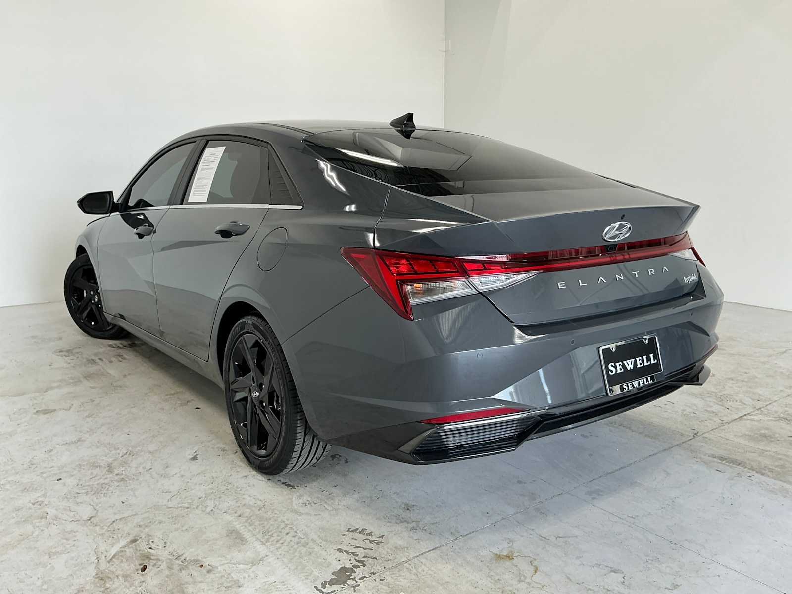 Used 2023 Ecotronic Gray Hyundai Limited image 6