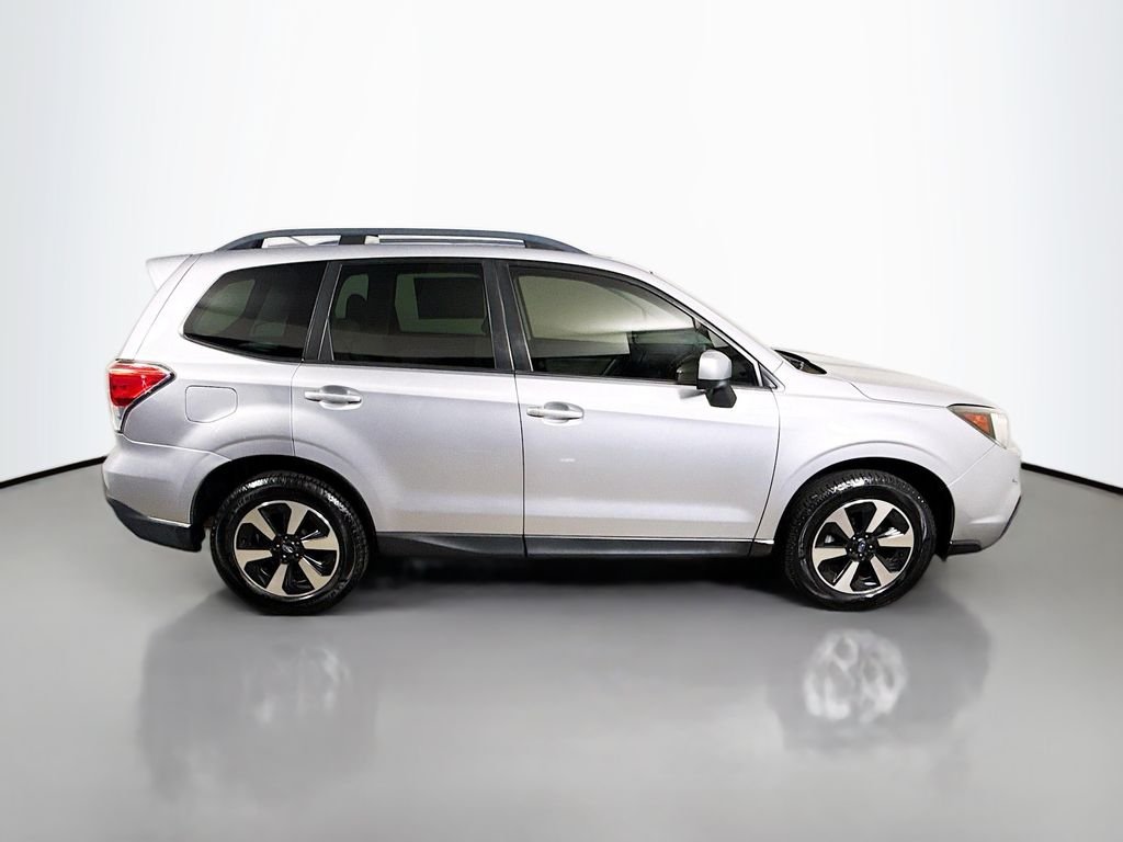 Used 2017 Ice Silver Metallic Subaru Premium image 8
