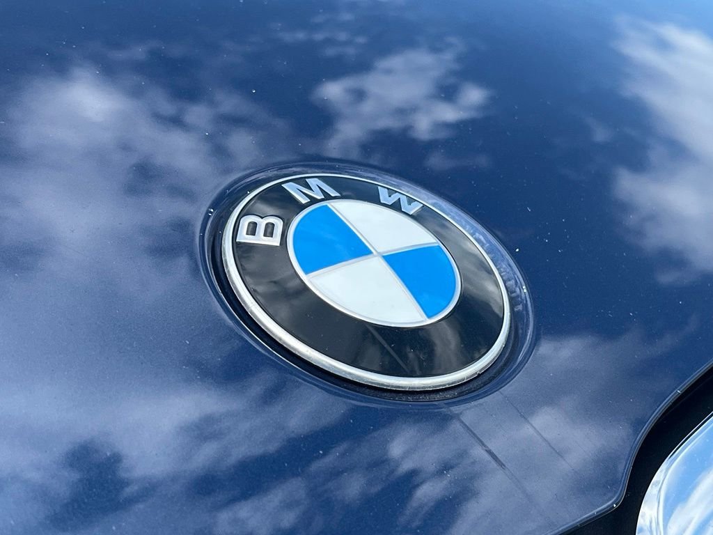 Used 2021 Phytonic Blue Metallic BMW 330i xDrive image 11