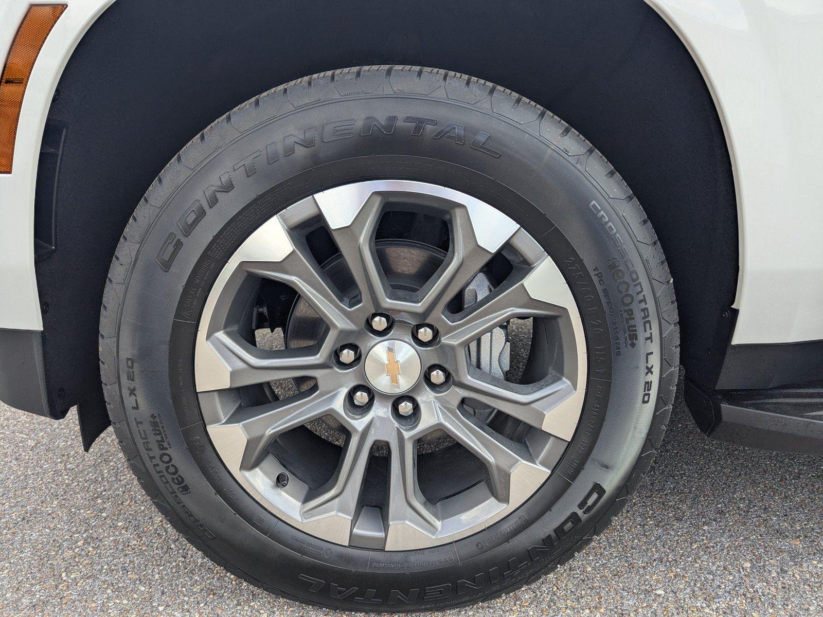 2026 Chevrolet Suburban LT - Photo 10