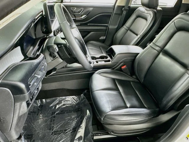 Certified Used 2023 White Lincoln Standard image 9
