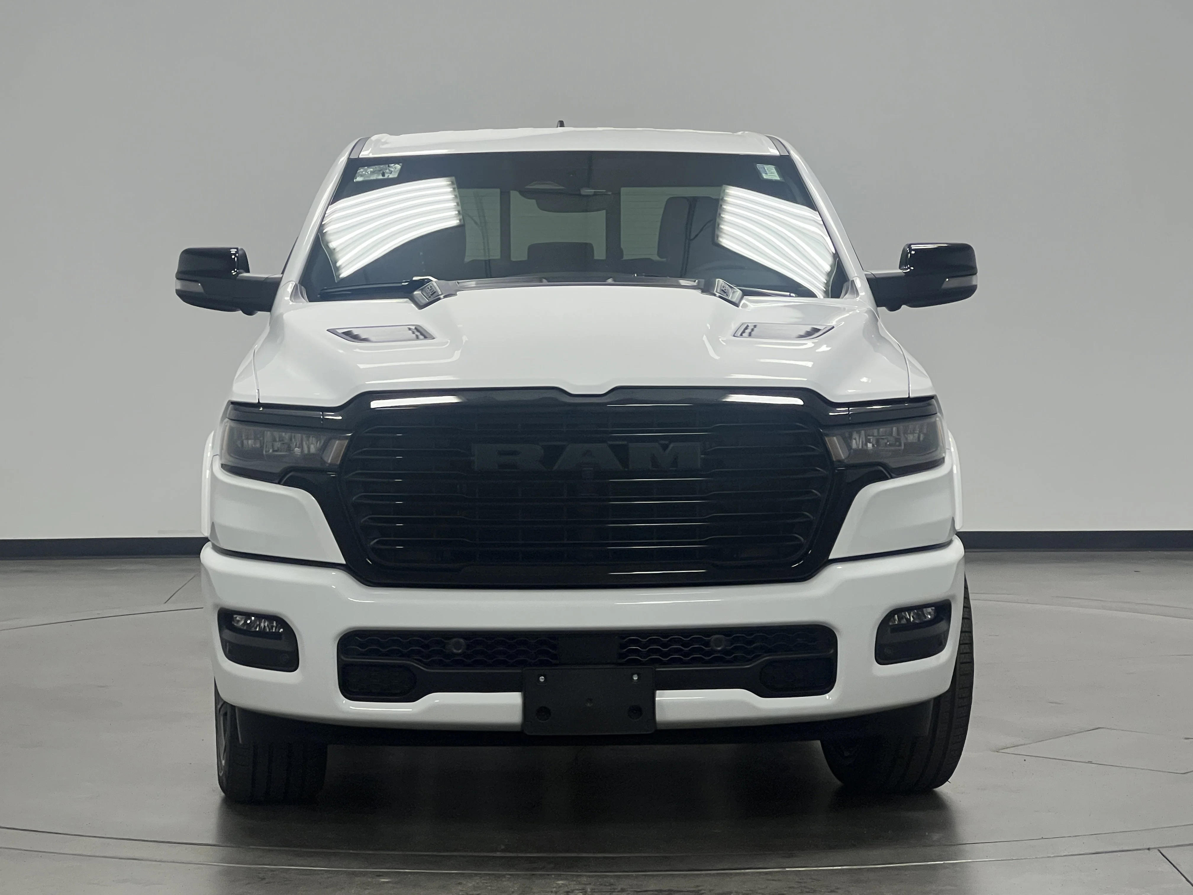 2026 RAM 1500 Laramie - Photo 3
