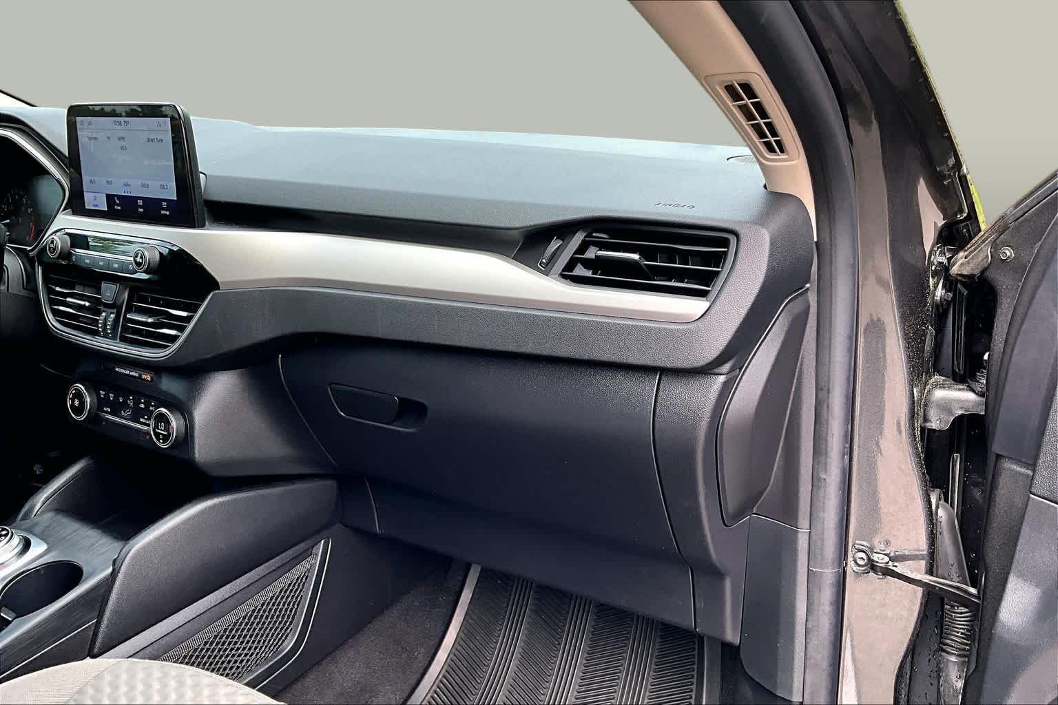 Used 2020 Magnetic Ford SE image 19