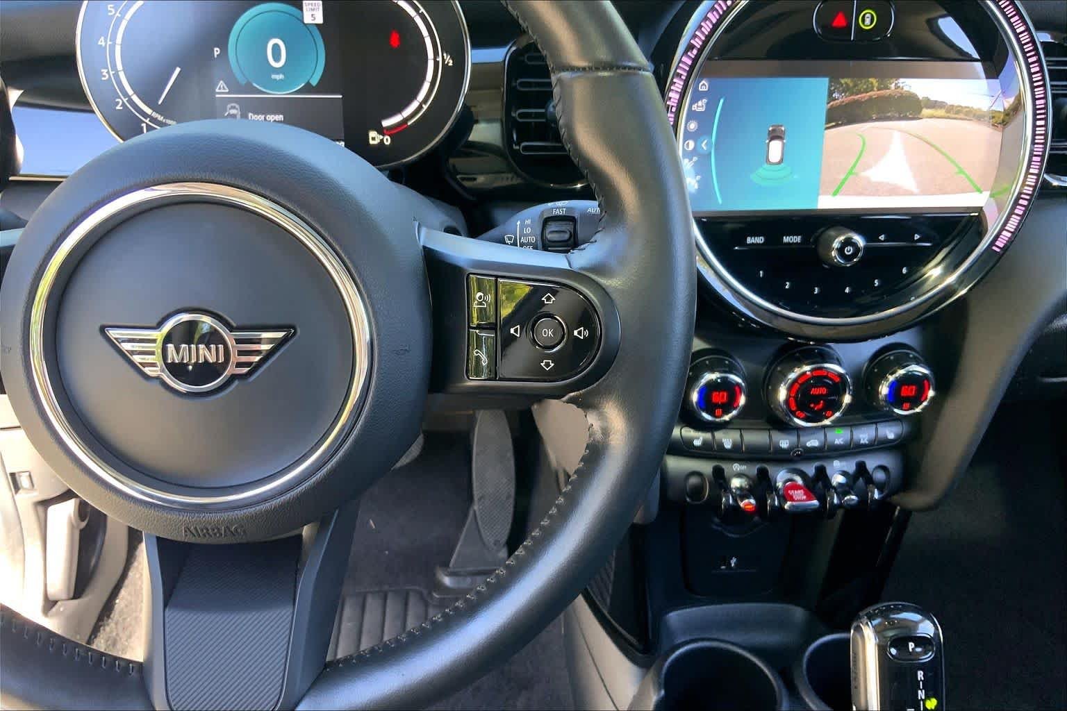 2024 MINI Hardtop 2 Door Base - Photo 24