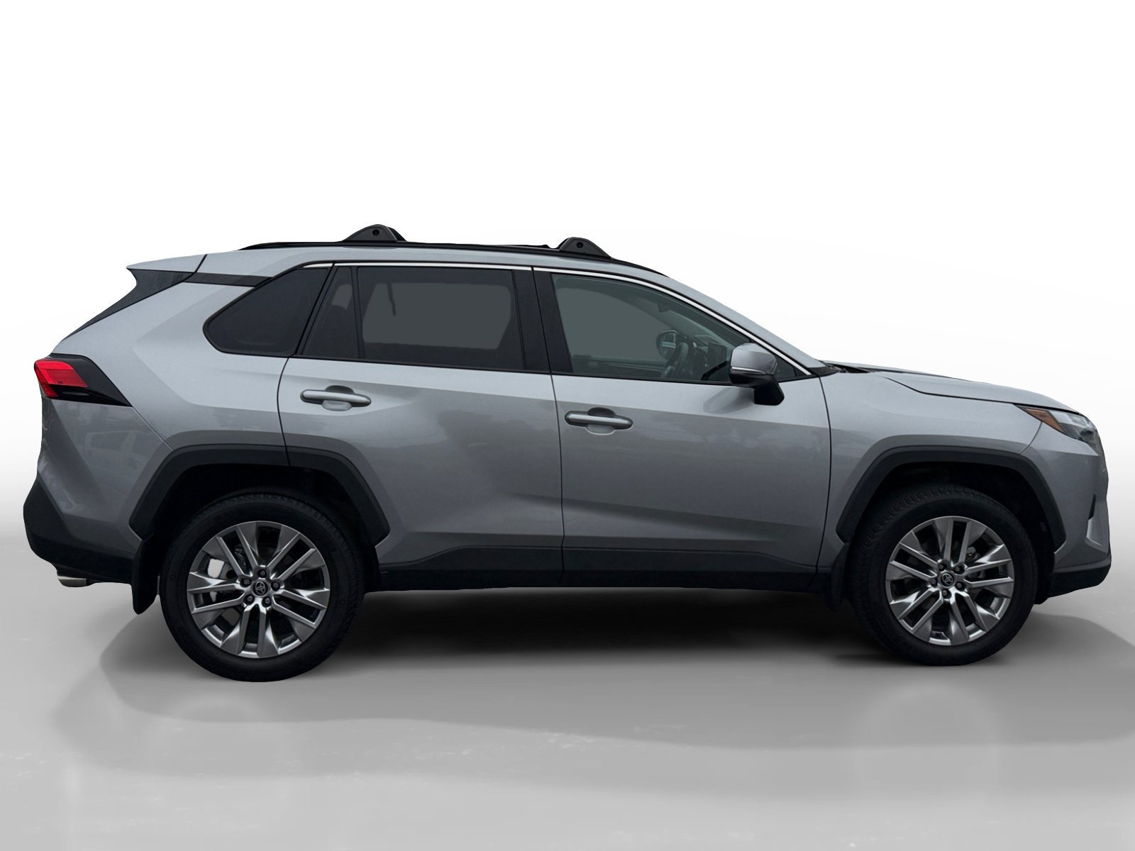 Used 2024 Silver Sky Metallic Toyota XLE Premium image 6