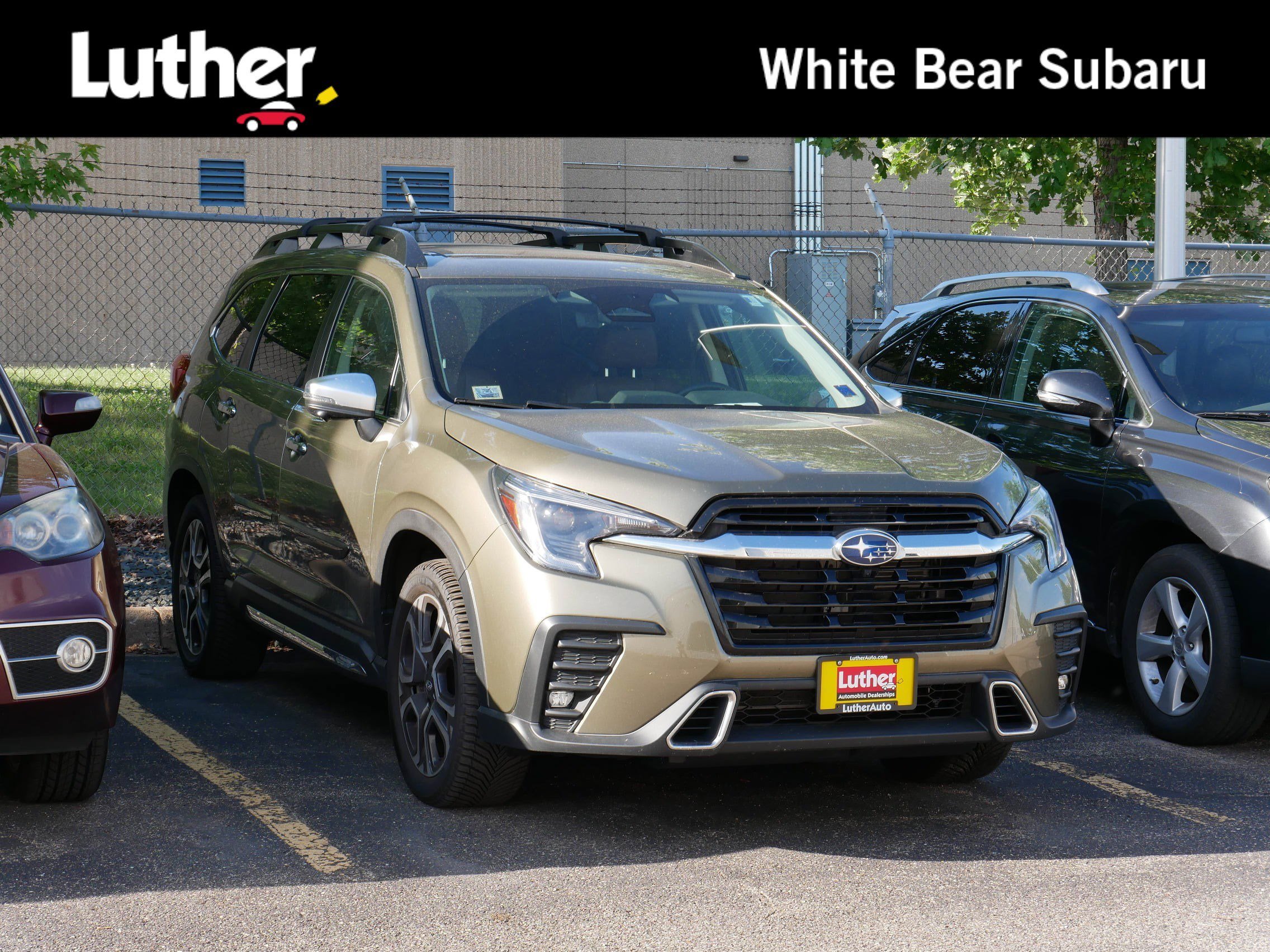 2023 Subaru Ascent Touring's photo
