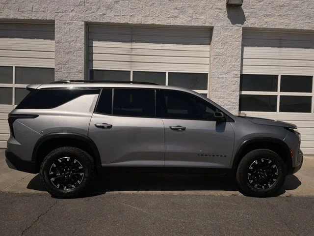 Used 2025 Gray Chevrolet Z71 image 1