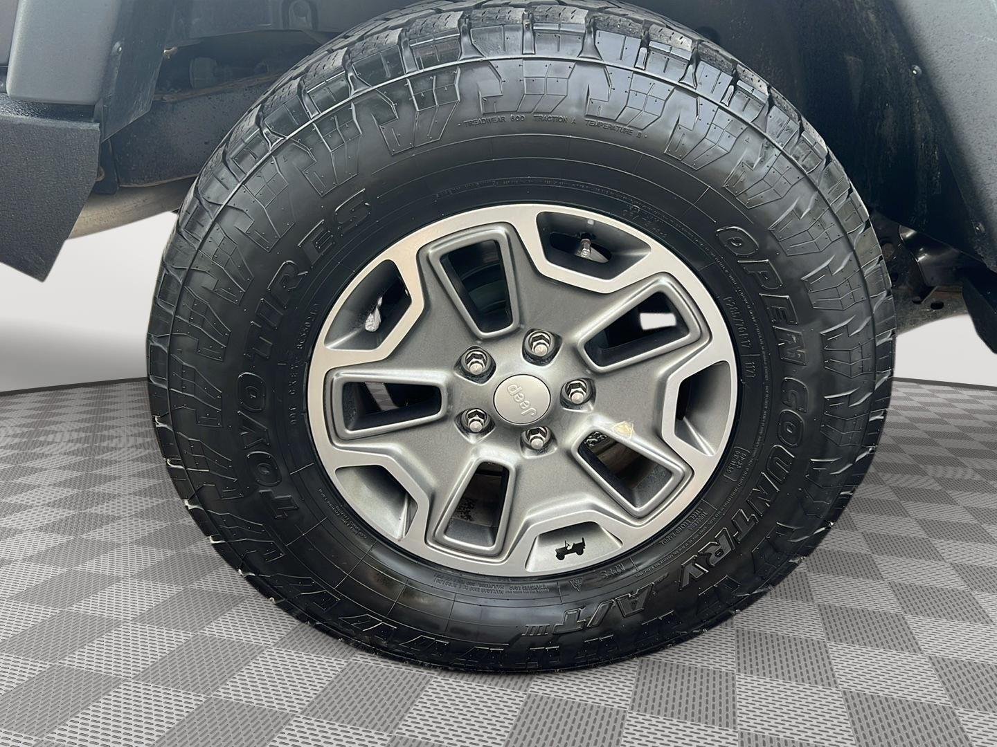 Used 2017 Granite Crystal Metallic Clearcoat Jeep Rubicon image 19