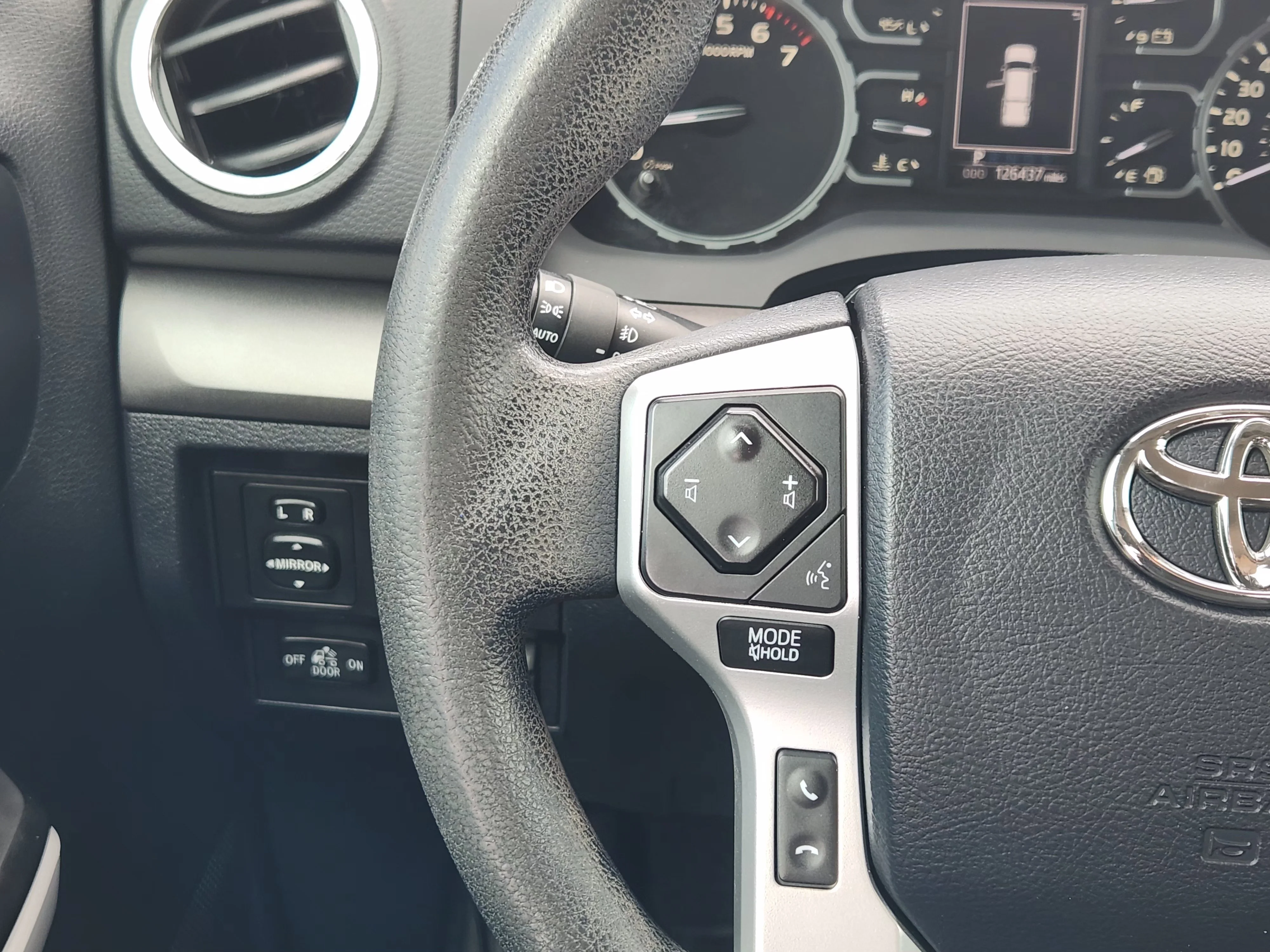 Used 2019  Toyota SR5 image 28