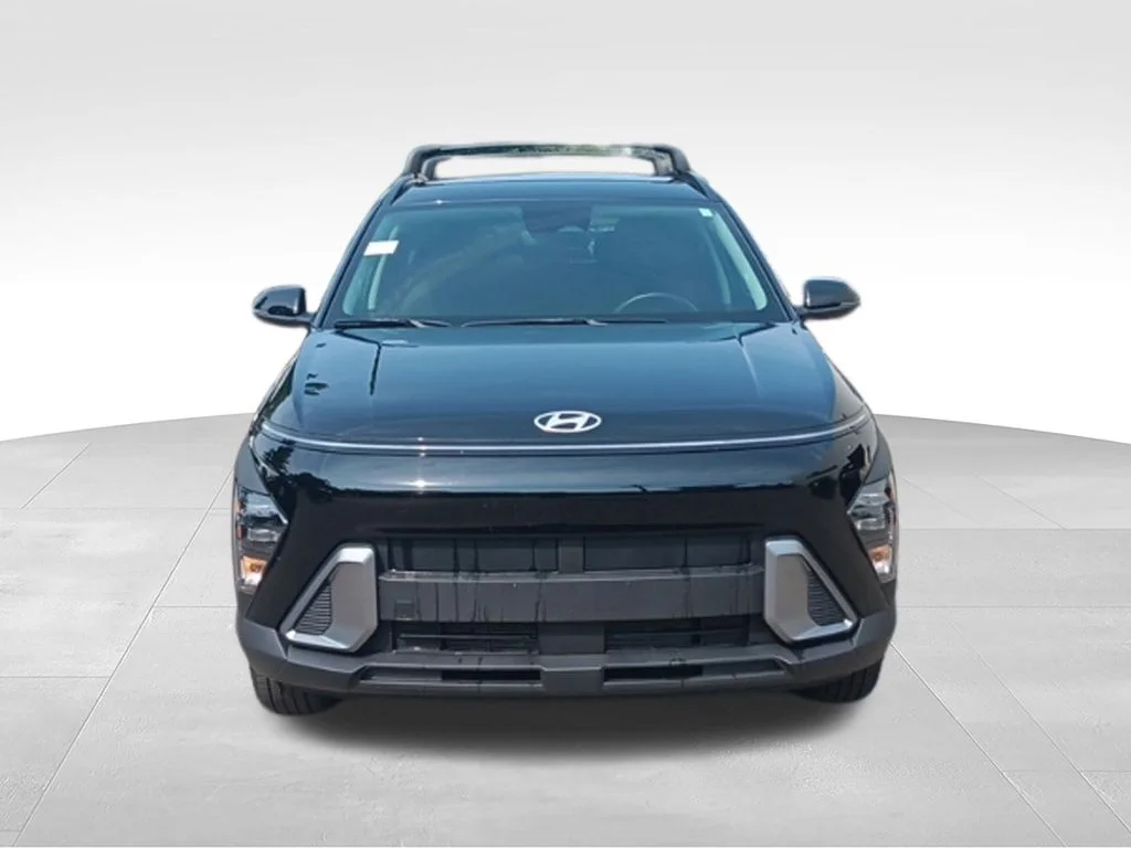 Used 2025 Abyss Black Pearl Hyundai SEL image 10