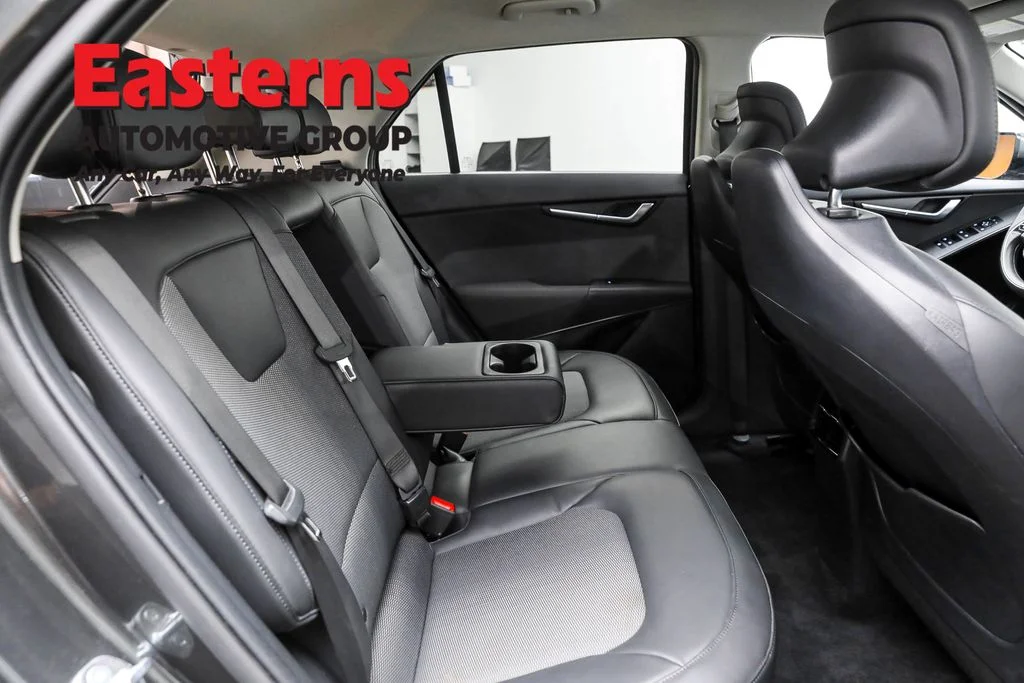 Used 2024 Gray Kia Wind image 22