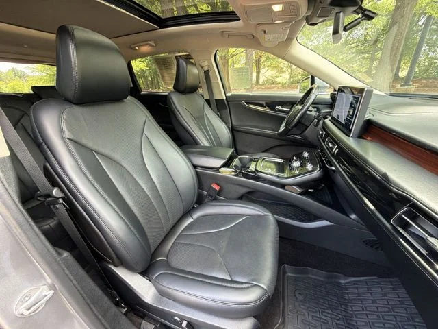 Used 2021 Silver Lincoln Reserve image 27