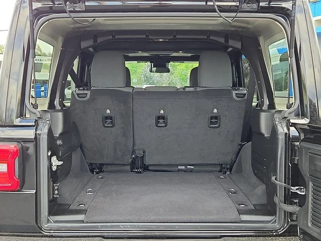 Used 2025 Black Jeep Rubicon image 30