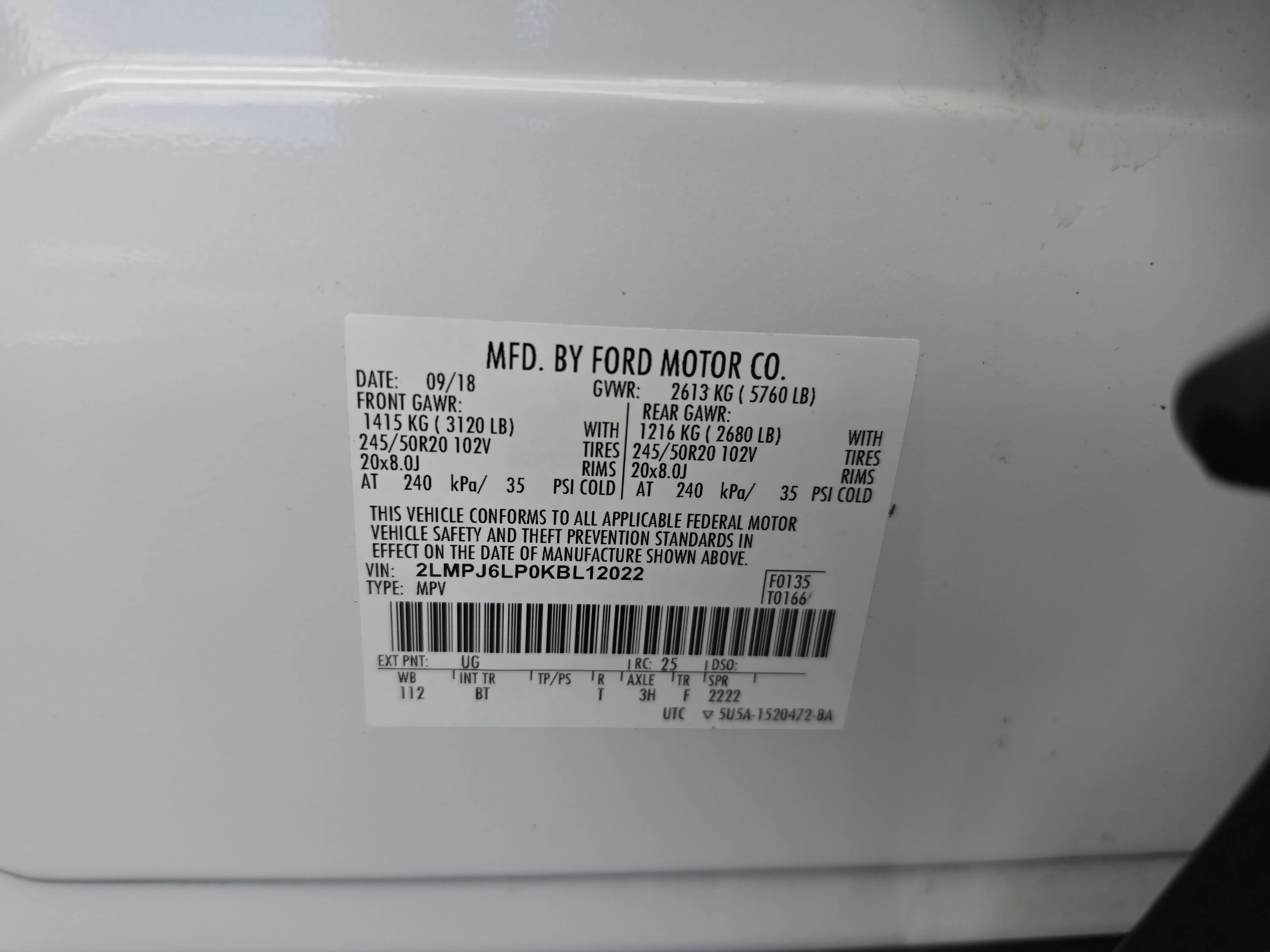 Used 2019 White Platinum Clearcoat Metallic Lincoln Reserve image 42