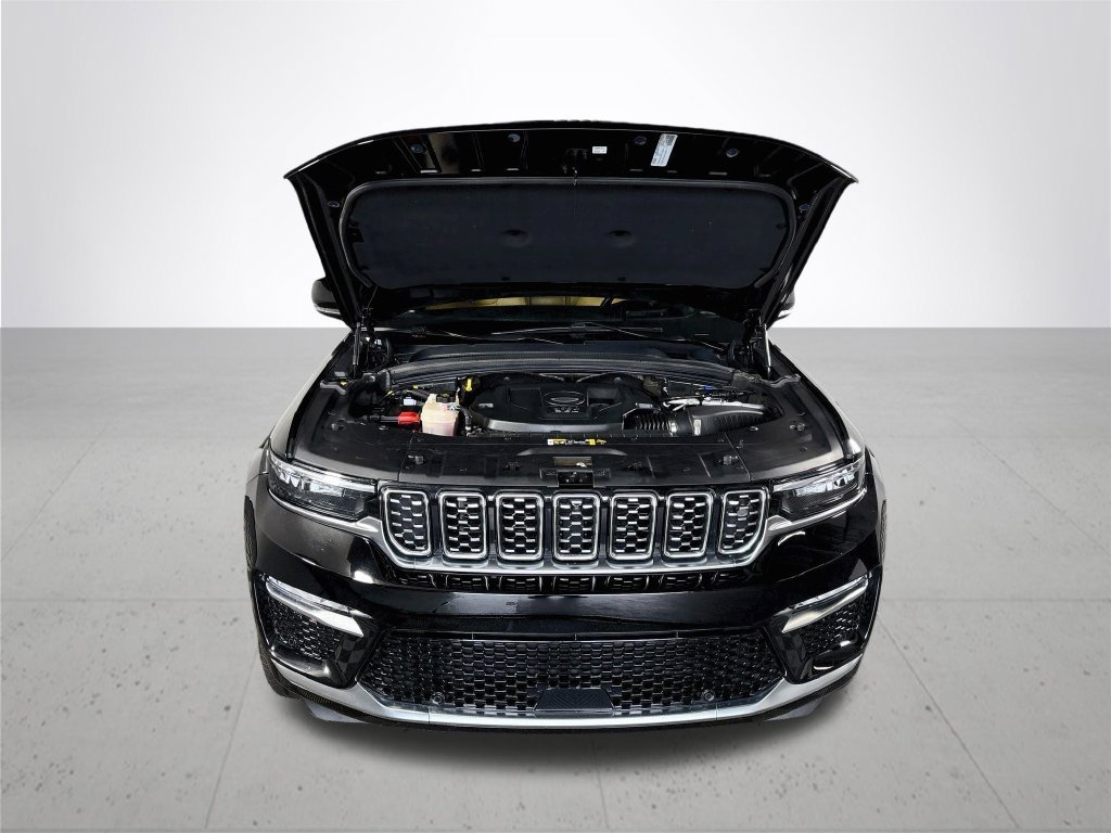 Used 2023 Diamond Black Jeep Summit Reserve image 23