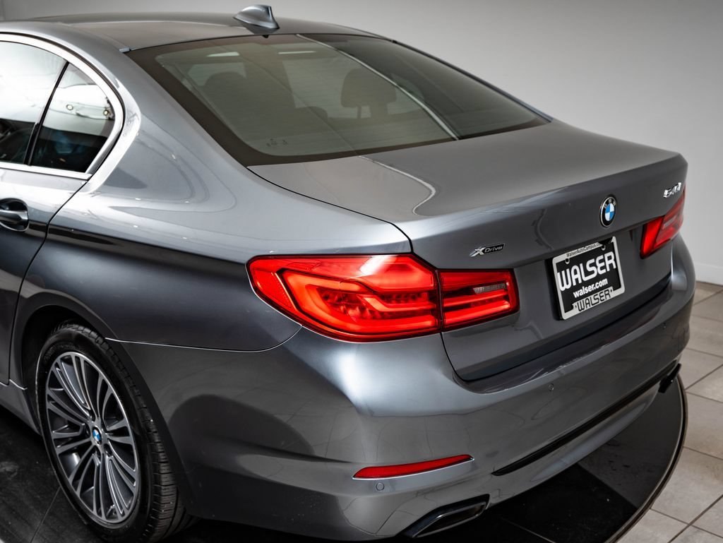 Used 2019 Bluestone Metallic BMW 540i xDrive image 18