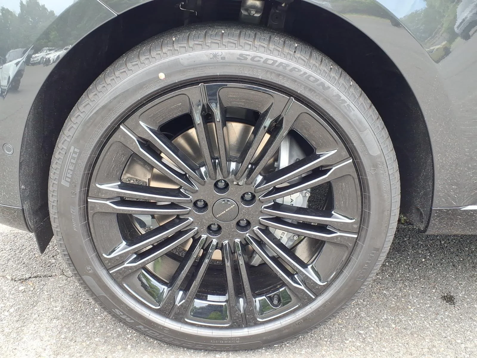 New 2026 Carpathian Grey Land Rover SE LWB image 9