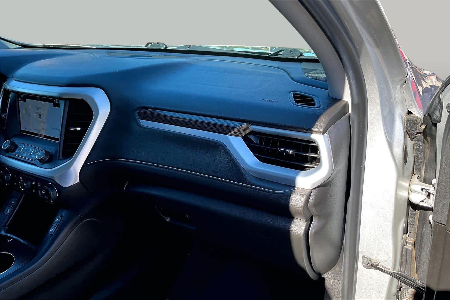 Used 2019 Quicksilver Metallic GMC SLT image 18