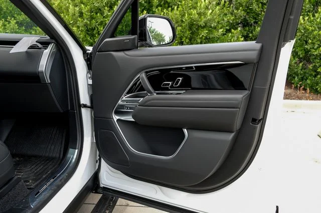 2026 Land Rover Range Rover SE - Photo 57